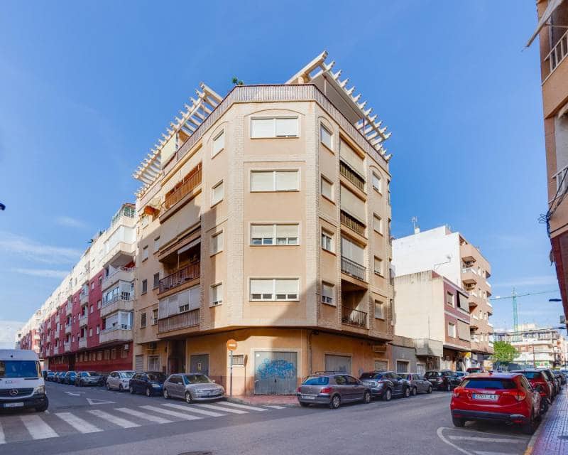 2 makuuhuone Kattohuoneisto myytävänä paikassa Torrevieja - 169 500 € (Ref: 9363101)