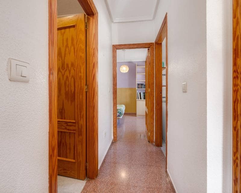 2 makuuhuone Kattohuoneisto myytävänä paikassa Torrevieja - 169 500 € (Ref: 9363101)