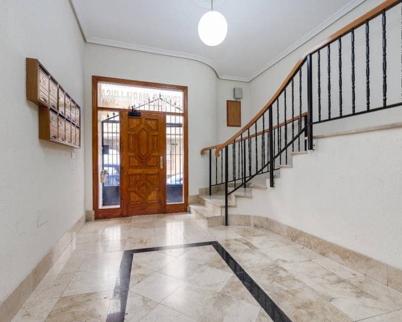 2 makuuhuone Kattohuoneisto myytävänä paikassa Torrevieja - 169 500 € (Ref: 9363101)