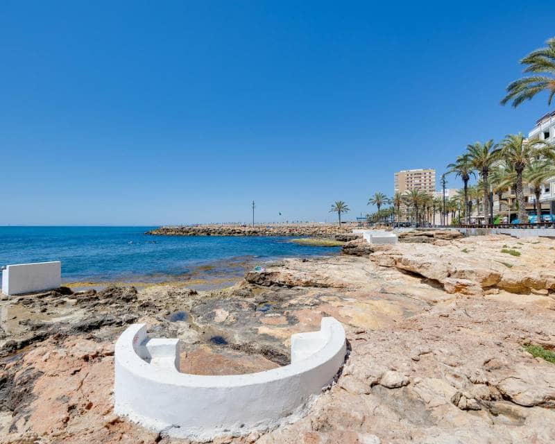 2 makuuhuone Kattohuoneisto myytävänä paikassa Torrevieja - 169 500 € (Ref: 9363101)