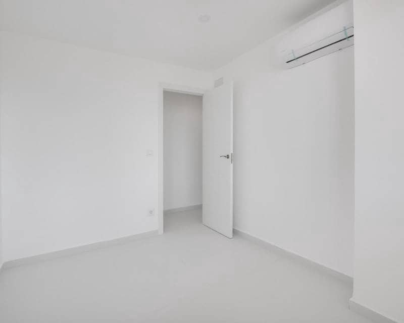 3 slaapkamer Strandappartement te koop in Torrevieja - € 269.000 (Ref: 9363102)