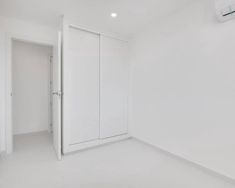 3 slaapkamer Strandappartement te koop in Torrevieja - € 269.000 (Ref: 9363102)