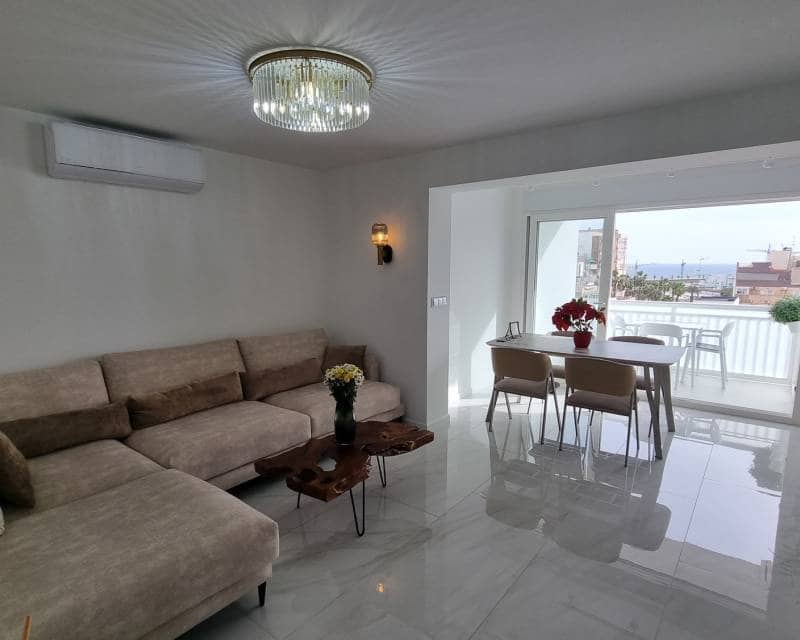Apartamento de 2 habitaciones en Torrevieja en venta - 239.000 € (Ref: 9403145)