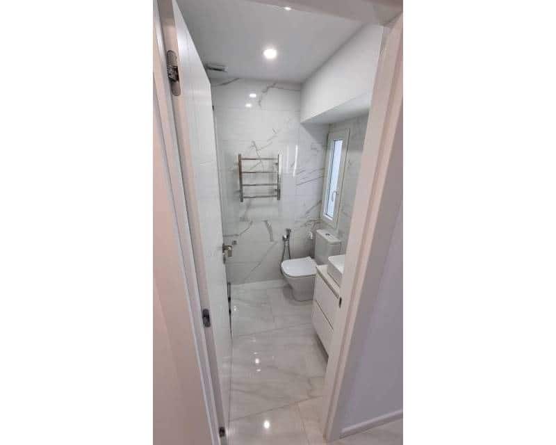 Apartamento de 2 habitaciones en Torrevieja en venta - 239.000 € (Ref: 9403145)