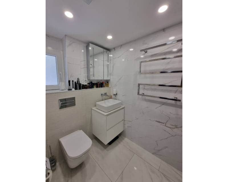 Apartamento de 2 habitaciones en Torrevieja en venta - 239.000 € (Ref: 9403145)