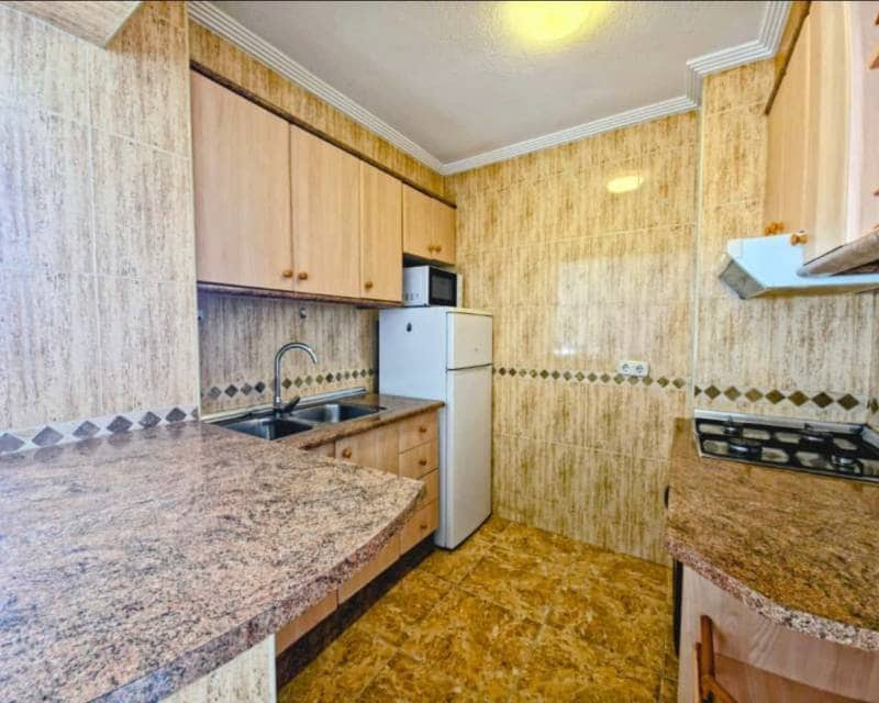 2 sypialnia Apartament do wynajęcia w Torrevieja z basenem - 1 000 € (Ref: 9413012)