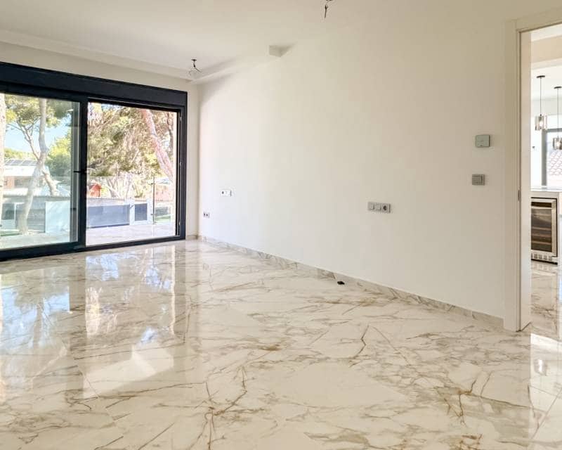 4 sypialnia Willa na sprzedaż w Los Balcones z basenem - 995 000 € (Ref: 9417880)