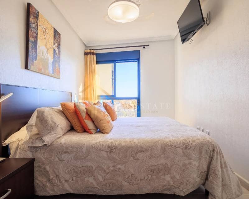 2 bedroom Apartment for rent in La Veleta with pool - € 1,100 (Ref: 9425837)