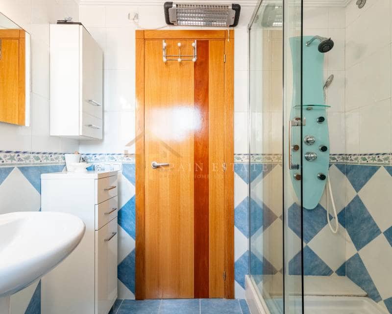 2 bedroom Apartment for rent in La Veleta with pool - € 1,100 (Ref: 9425837)