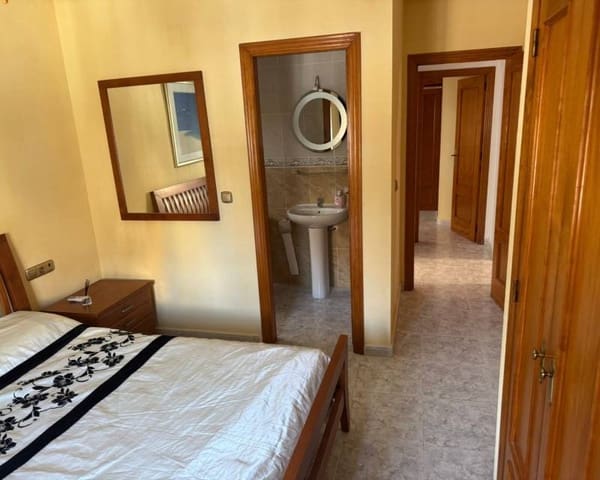 Villa/Maison Mitoyenne de 4 chambres à louer à Blue Lagoon avec piscine garage - 1 600 € (Ref: 9435149)