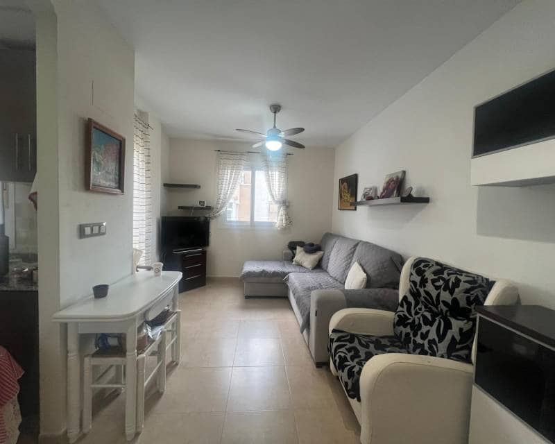 2 bedroom Apartment for rent in Torrevieja with garage - € 900 (Ref: 9450341)
