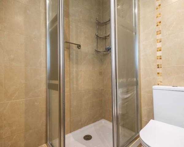 3 slaapkamer Appartement te koop in Las Piscinas Naturales, Torrevieja met garage - € 220.000 (Ref: 9450342)