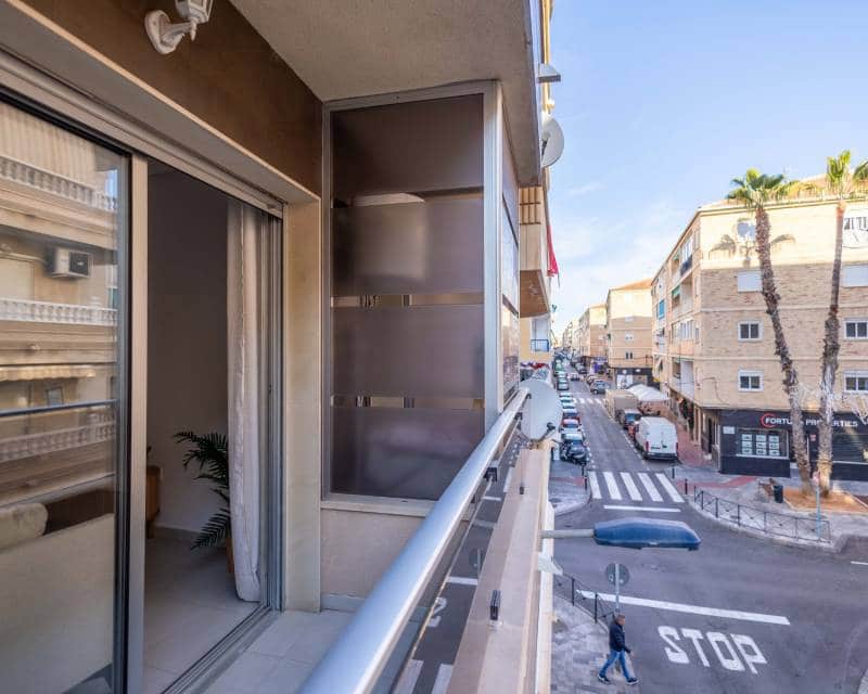 3 slaapkamer Appartement te koop in Torrevieja met garage - € 220.000 (Ref: 9450342)