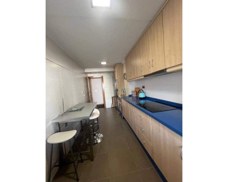 3 slaapkamer Appartement te huur in Torrevieja met garage - € 1.200 (Ref: 9450343)