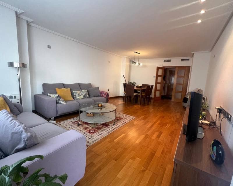 3 slaapkamer Appartement te huur in Torrevieja met garage - € 1.200 (Ref: 9450343)