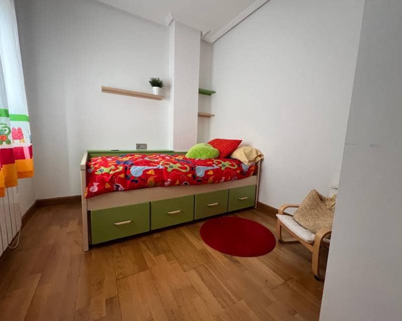 3 slaapkamer Appartement te huur in Torrevieja met garage - € 1.200 (Ref: 9450343)