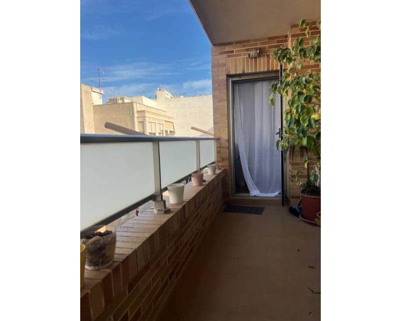 3 slaapkamer Appartement te huur in Torrevieja met garage - € 1.200 (Ref: 9450343)