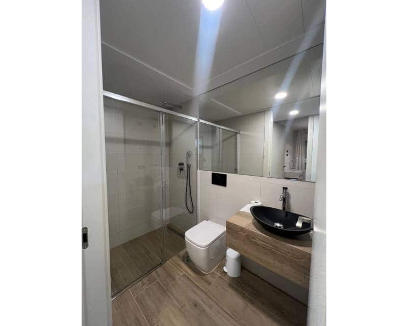 2 soveværelse Lejlighed til leje i Torrevieja med swimmingpool garage - € 1.400 (Ref: 9450344)