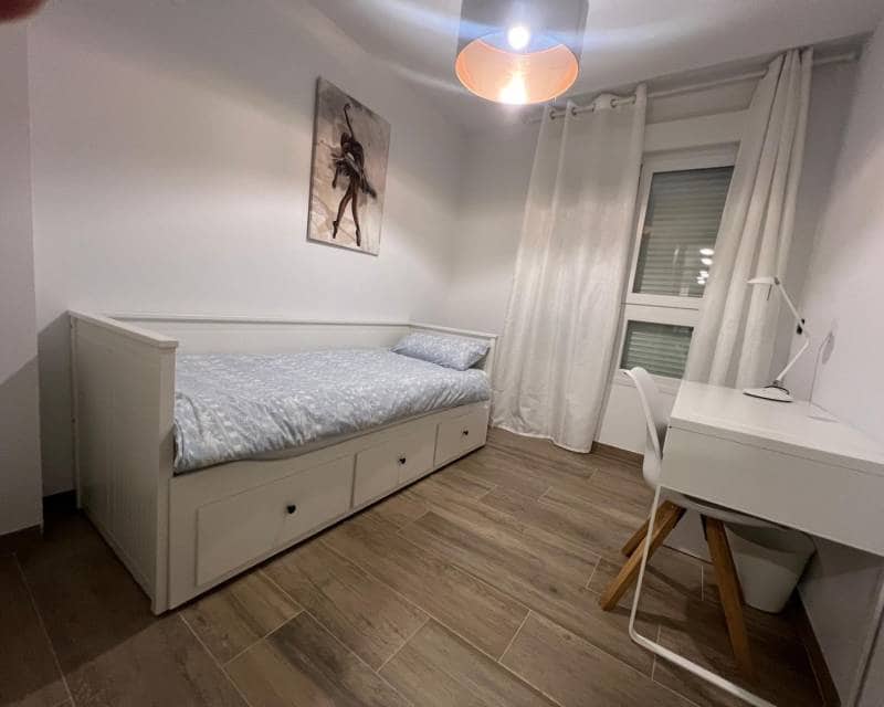 2 soveværelse Lejlighed til leje i Torrevieja med swimmingpool garage - € 1.400 (Ref: 9450344)