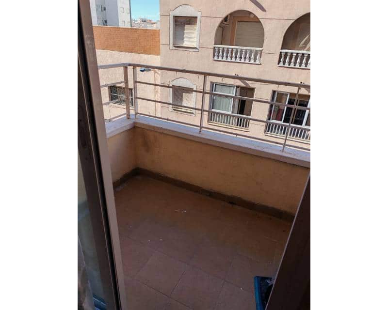 2 slaapkamer Appartement te koop in Torrevieja - € 117.000 (Ref: 9450346)