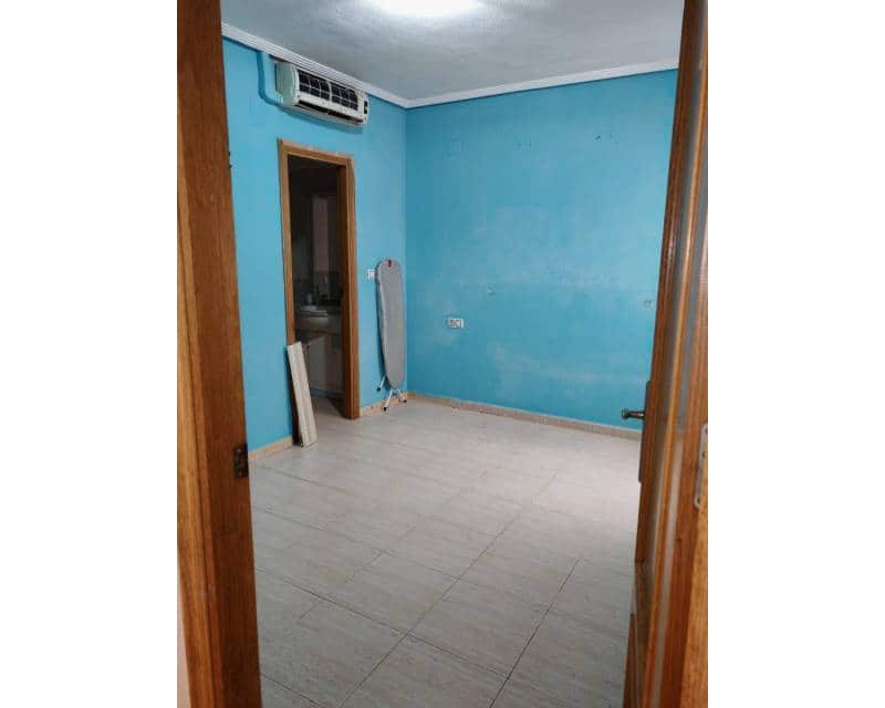 2 slaapkamer Appartement te koop in Torrevieja - € 117.000 (Ref: 9450346)