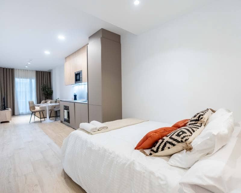 Appartement te huur in Torrevieja - € 900 (Ref: 9471018)