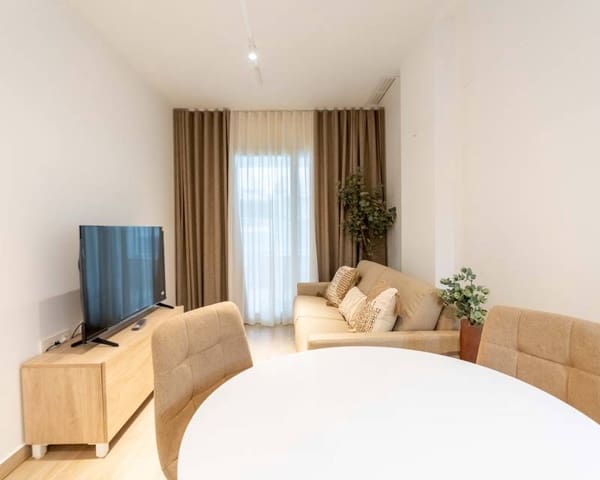 Appartement te huur in Las Piscinas Naturales, Torrevieja - € 900 (Ref: 9471018)