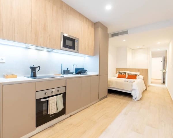 Appartement te huur in Las Piscinas Naturales, Torrevieja - € 900 (Ref: 9471018)