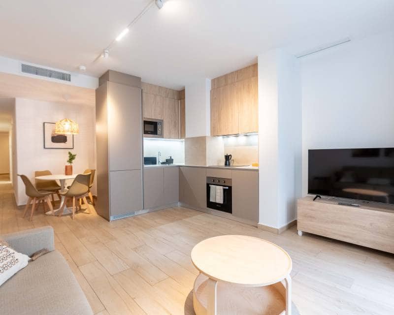 2 slaapkamer Appartement te huur in Torrevieja - € 1.100 (Ref: 9471022)