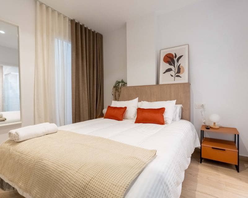 2 slaapkamer Appartement te huur in Torrevieja - € 1.100 (Ref: 9471022)