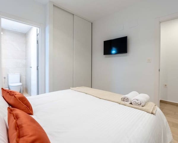 1 soveværelse Lejlighed til leje i Centro, Torrevieja - € 1.000 (Ref: 9471023)