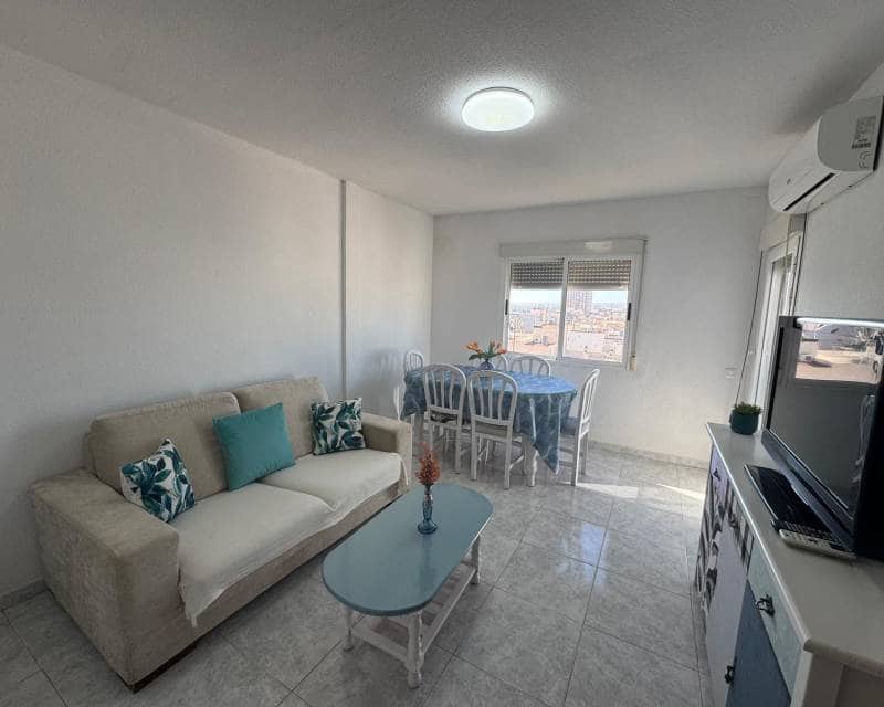 3 bedroom Beach Apartment for rent in Torrevieja - € 1,000 (Ref: 9500506)