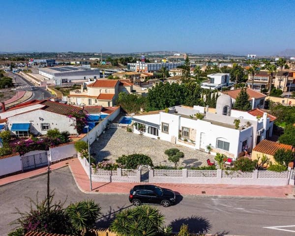 5 slaapkamer Villa te koop in Ciudad Quesada, Rojales met zwembad - € 459.000 (Ref: 9524687)