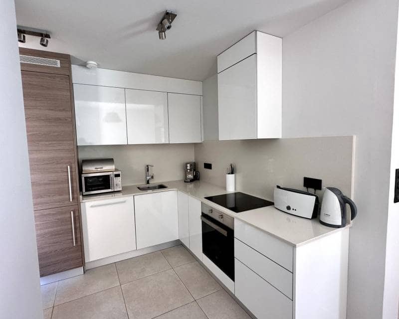 2 soveværelse Villa til leje i Orihuela Costa med swimmingpool garage - € 2.150 (Ref: 9539691)