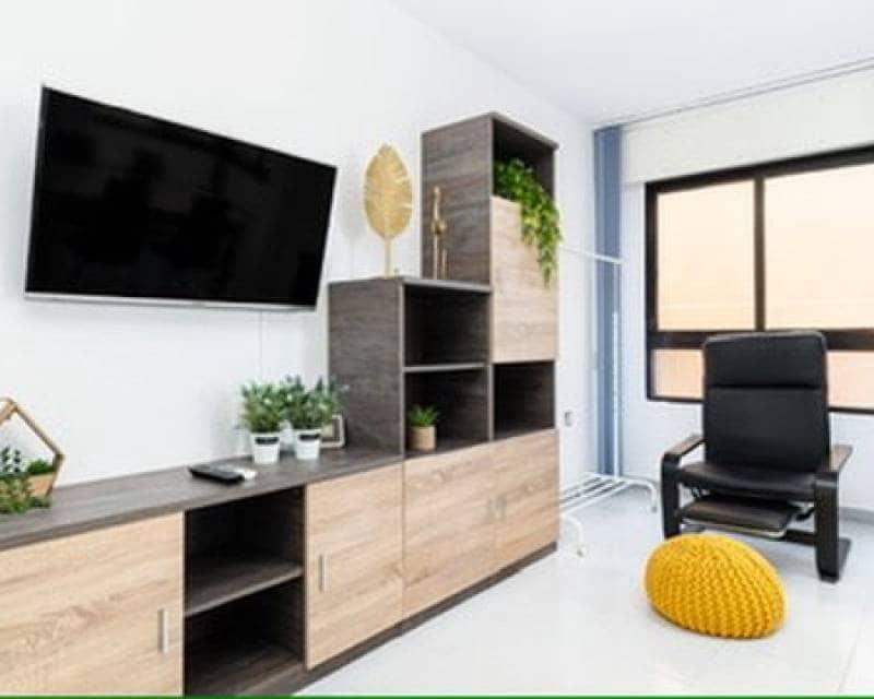 2 slaapkamer Appartement te huur in Torrevieja - € 950 (Ref: 9539692)