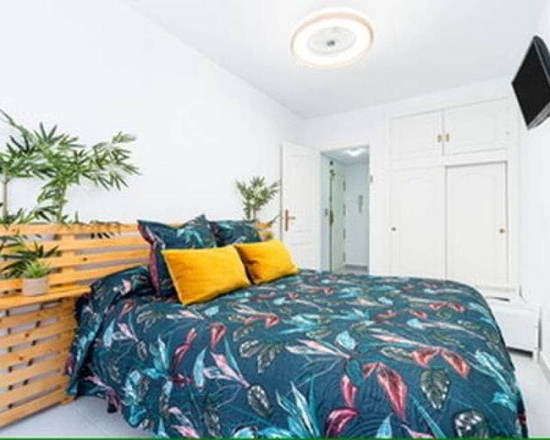 2 slaapkamer Appartement te huur in Torrevieja - € 950 (Ref: 9539692)