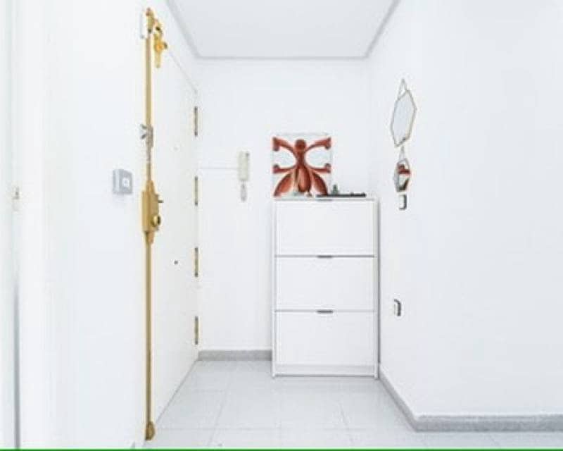 2 slaapkamer Appartement te huur in Torrevieja - € 950 (Ref: 9539692)