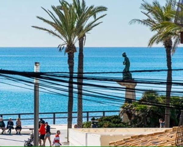 2 slaapkamer Appartement te huur in Centro - Muelle Pesquero, Torrevieja - € 950 (Ref: 9539692)