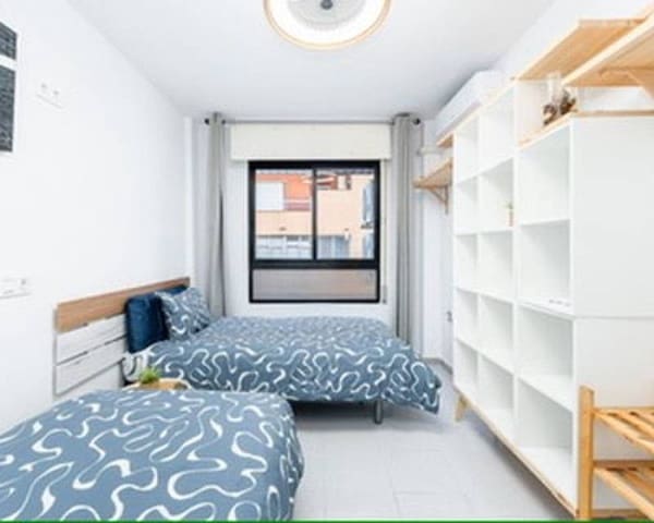 2 slaapkamer Appartement te huur in Centro - Muelle Pesquero, Torrevieja - € 950 (Ref: 9539692)