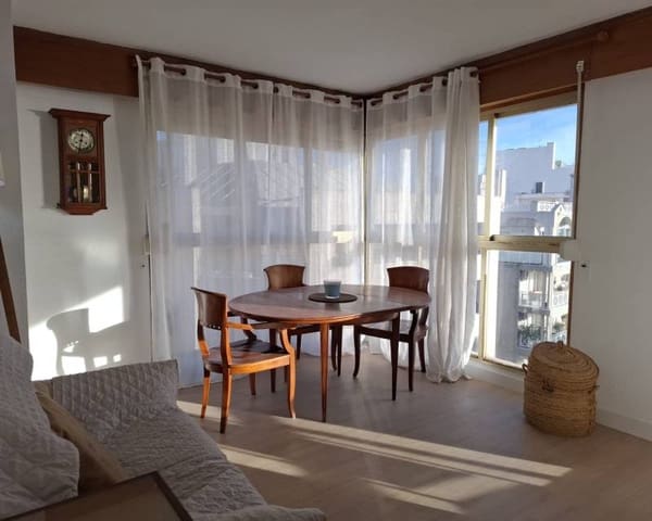 3 bedroom Apartment for rent in Centro - Muelle Pesquero, Torrevieja with garage - € 1,000 (Ref: 9554278)