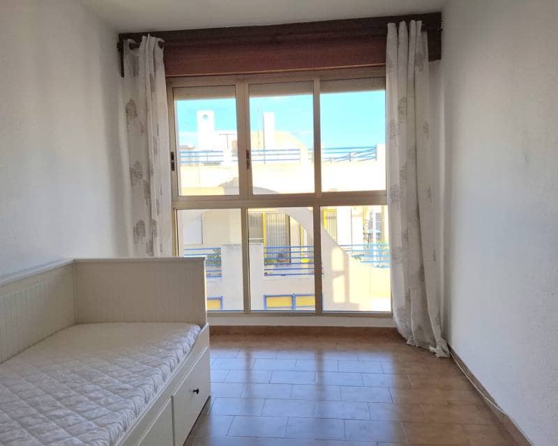 3 bedroom Apartment for rent in Torrevieja with garage - € 1,000 (Ref: 9554278)