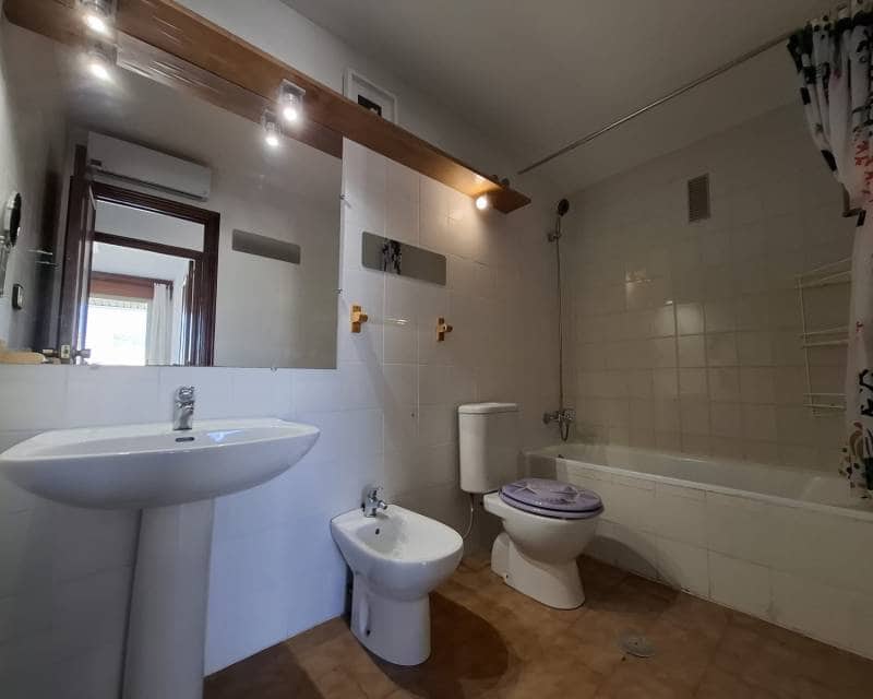 3 bedroom Apartment for rent in Torrevieja with garage - € 1,000 (Ref: 9554278)