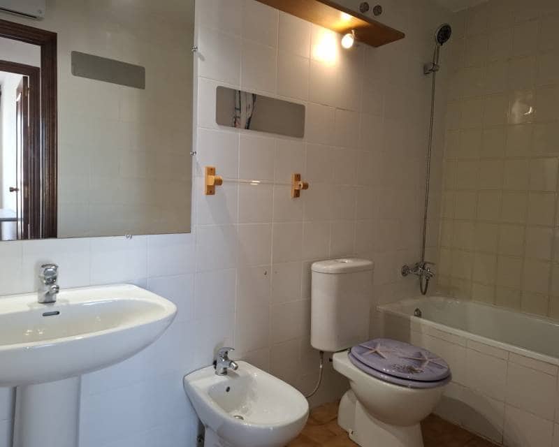 3 bedroom Apartment for rent in Torrevieja with garage - € 1,000 (Ref: 9554278)