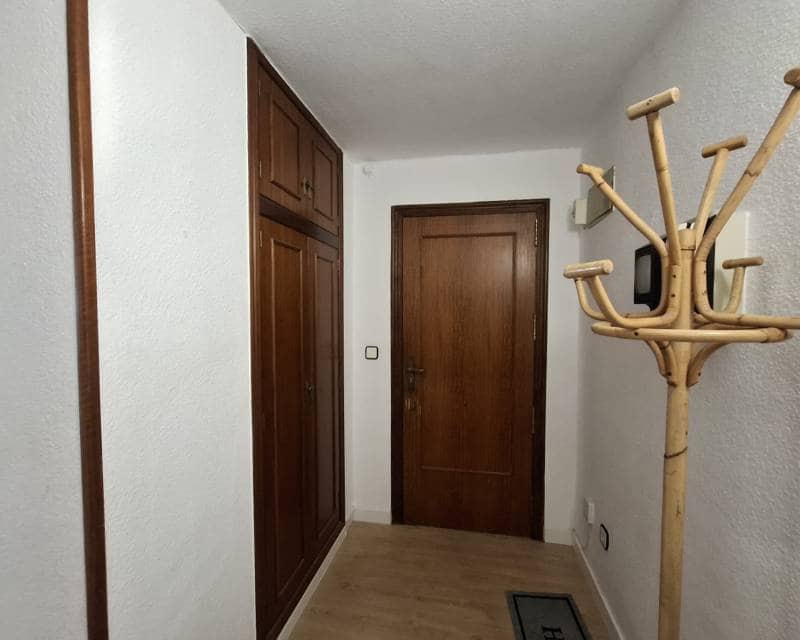 3 bedroom Apartment for rent in Torrevieja with garage - € 1,000 (Ref: 9554278)