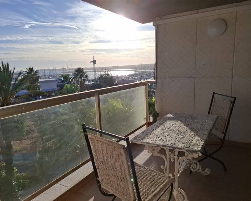 3 bedroom Apartment for rent in Torrevieja with garage - € 1,000 (Ref: 9554278)