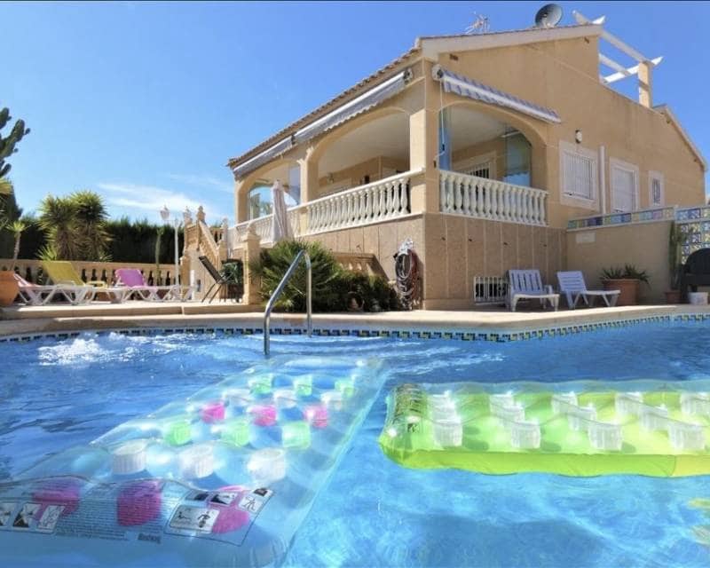 3 bedroom Villa for rent in La Florida with pool garage - € 2,290 (Ref: 9557471)