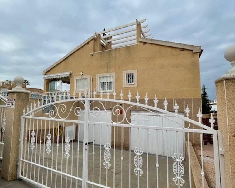 3 bedroom Villa for rent in La Florida with pool garage - € 2,290 (Ref: 9557471)