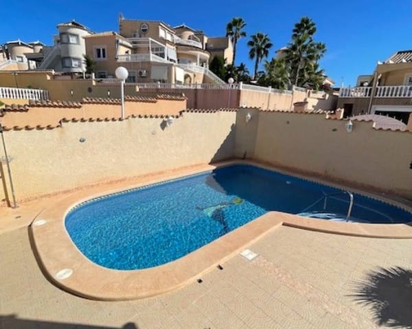 3 sypialnia Willa do wynajęcia w La Florida, Orihuela z basenem garażem - 2 290 € (Ref: 9557471)