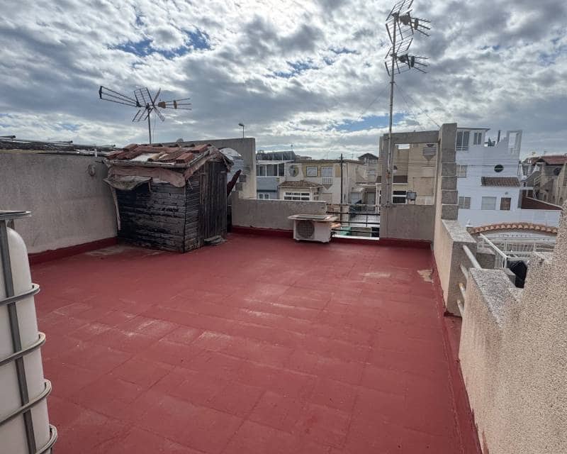 2 makuuhuone Rivitalo myytävänä paikassa Torrevieja - 117 000 € (Ref: 9563792)