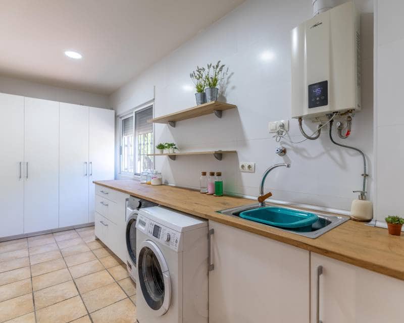 4 Zimmer Villa zu verkaufen in Elche / Elx mit Pool Garage - 590.000 € (Ref: 9580116)